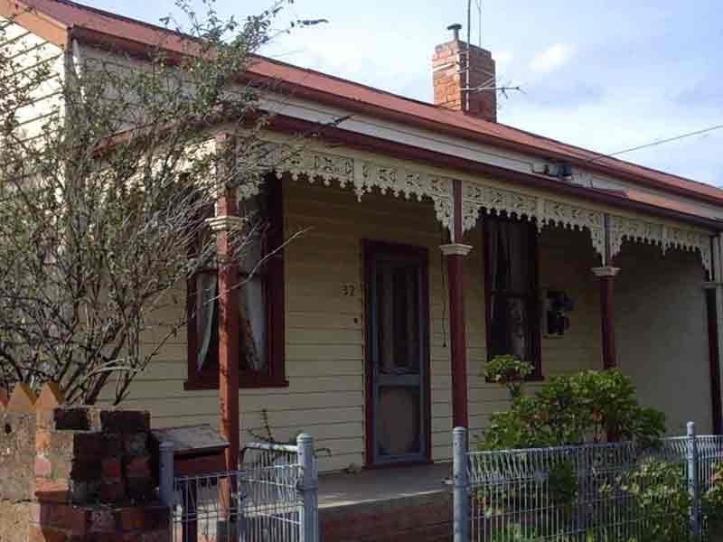 32 PEG LEG ROAD, Eaglehawk VIC 3556