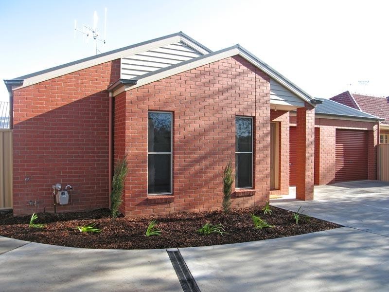 16 Station Street, Kangaroo Flat VIC 3555