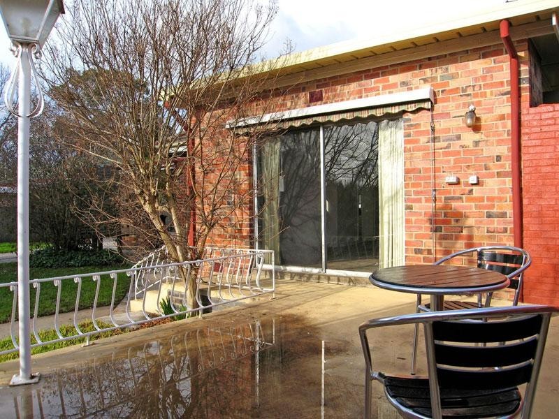 35 RAGLAN STREET, White Hills VIC 3550