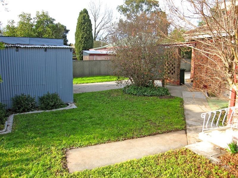 35 RAGLAN STREET, White Hills VIC 3550