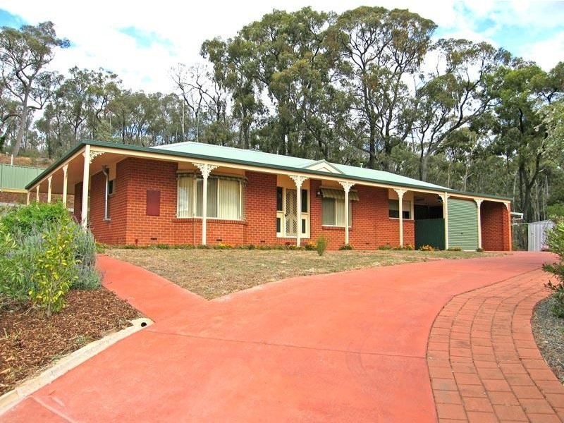 4 Bonnie Brae Court, Spring Gully VIC 3550