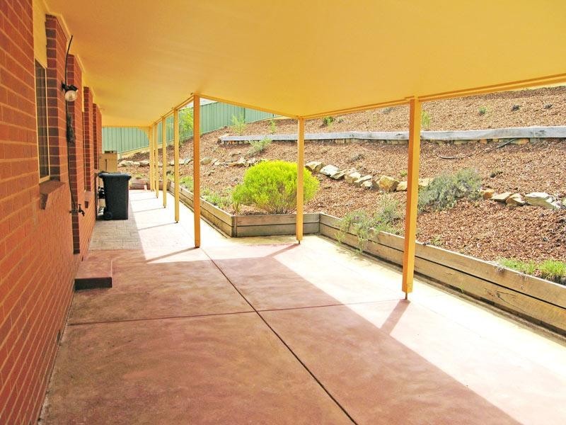 4 Bonnie Brae Court, Spring Gully VIC 3550