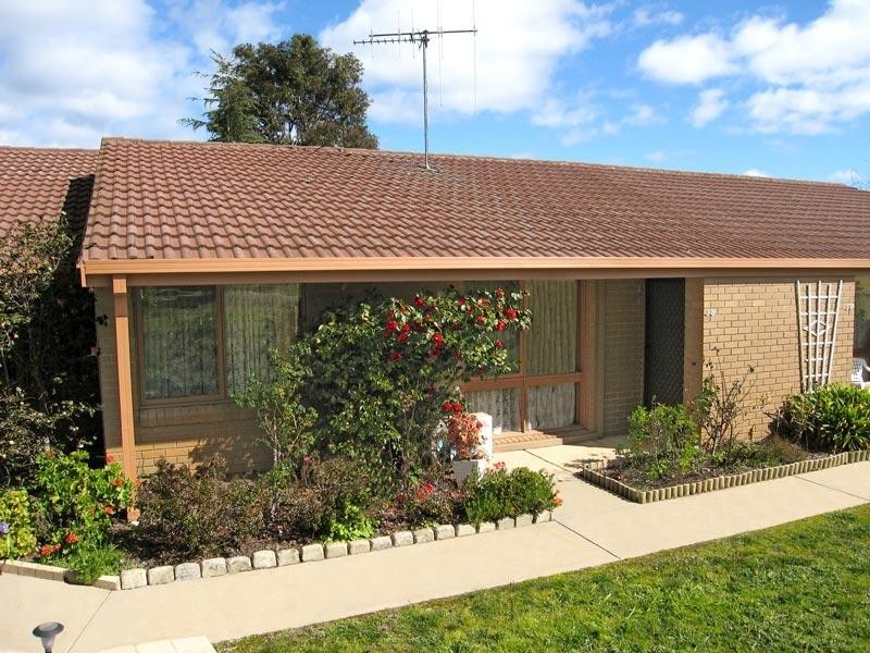 Unit 38 Clifford Crescent, Spring Gully VIC 3550