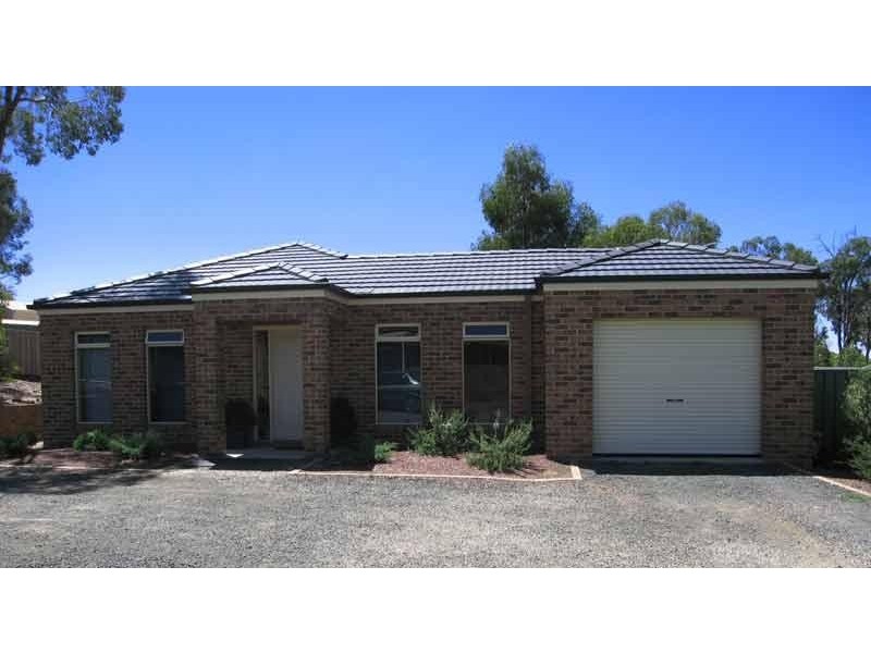 UNIT 2/16 ALPINA PLACE, Kangaroo Flat VIC 3555