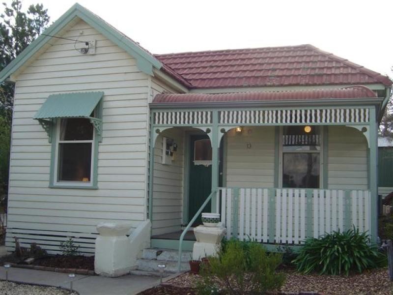 13 VICTORIA STREET, Ironbark VIC 3550