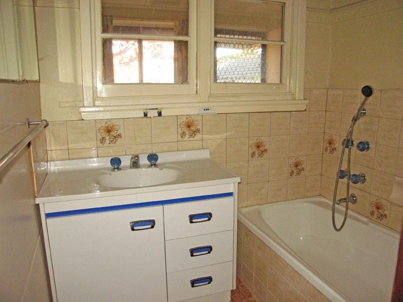 18 Poplar Street, Golden Square VIC 3555