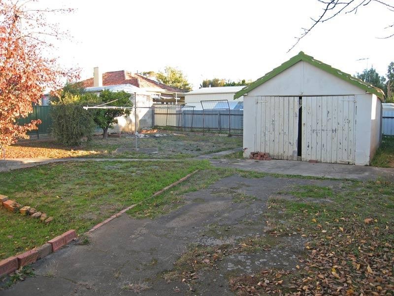 18 Poplar Street, Golden Square VIC 3555