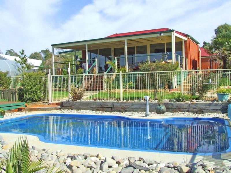 11 William Street, Axedale VIC 3551