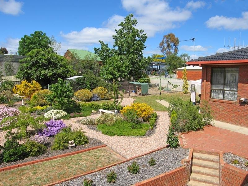 105 Symonds Street, Golden Square VIC 3555