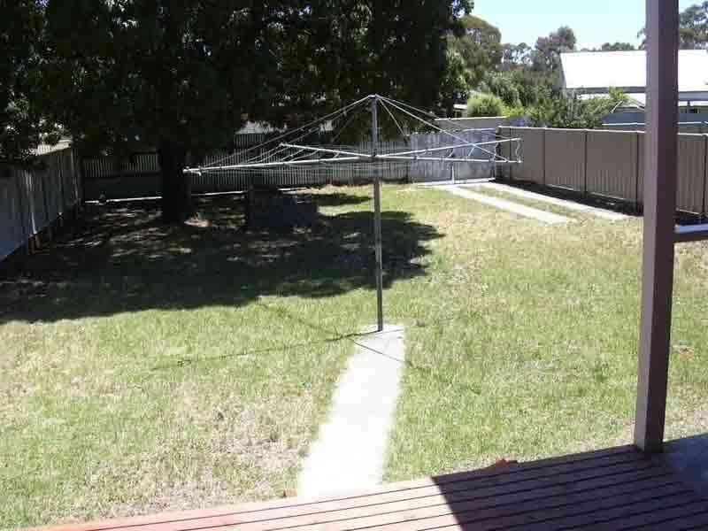 17 Churchill Avenue, Flora Hill VIC 3550