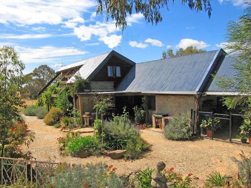 648 Emu Creek Road, Strathfieldsaye VIC 3551