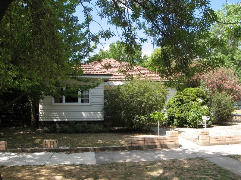 7 College Crescent, Flora Hill VIC 3550