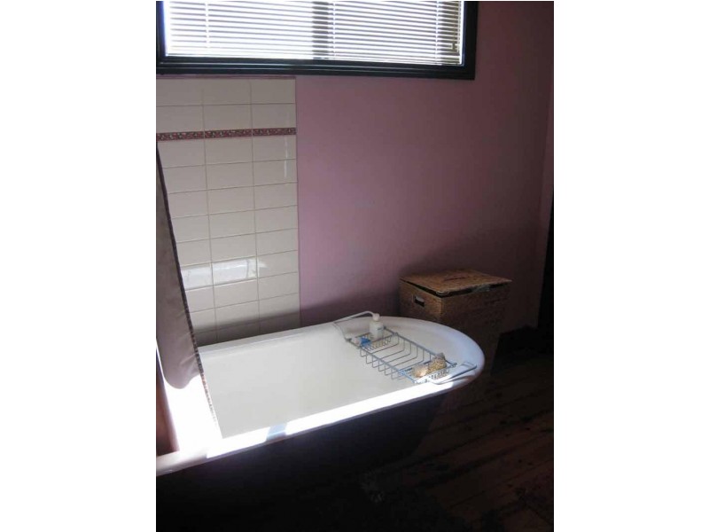 74 Gladstone Street, Quarry Hill VIC 3550