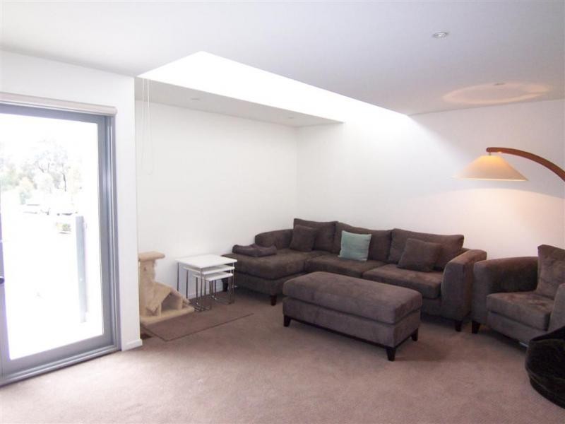 15 Gladstone Street, Quarry Hill VIC 3550