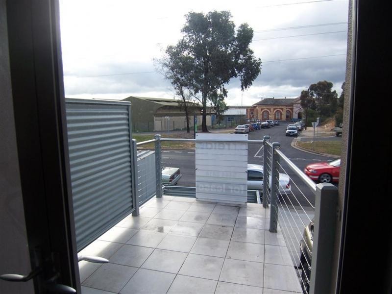 15 Gladstone Street, Quarry Hill VIC 3550