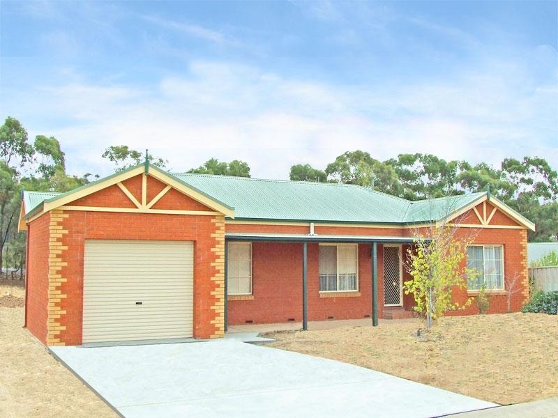 79 Broad Parade, Spring Gully VIC 3550