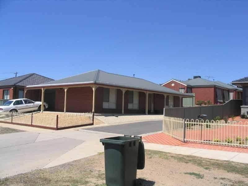 6 Retreat Road, Flora Hill VIC 3550