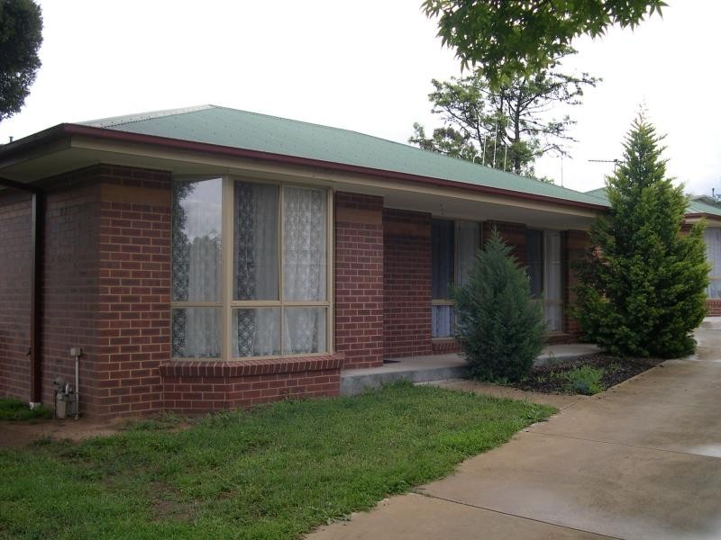 2/9 a McGowan Street, California Gully VIC 3556