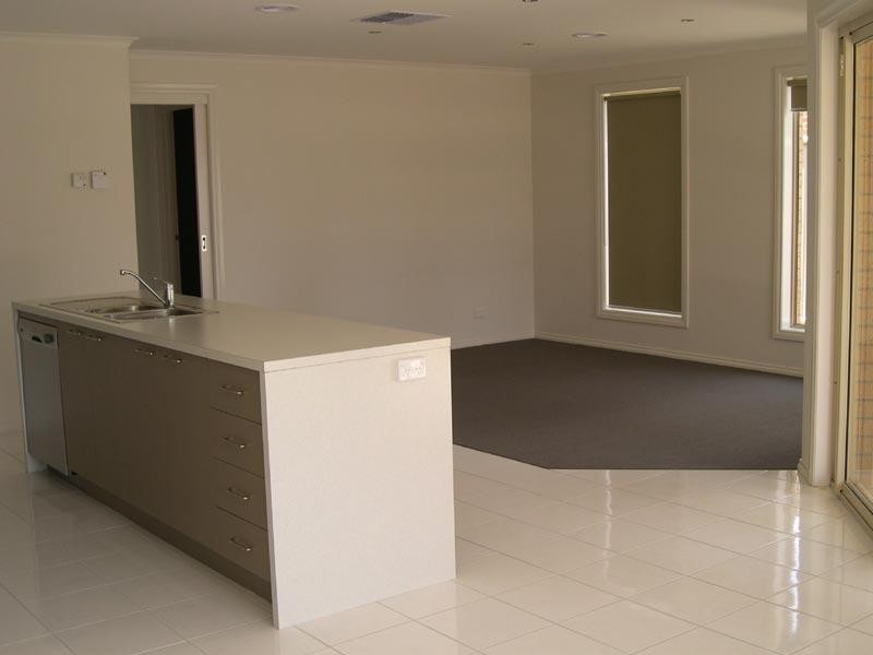 4 Gordonia Place, White Hills VIC 3550