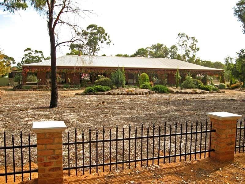 5 Englishs Road, Goornong VIC 3557