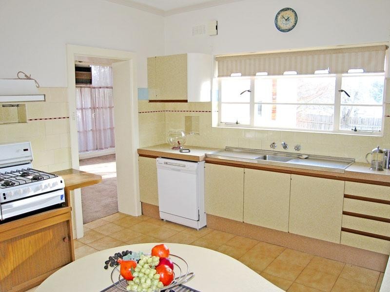 35 Raglan Street, White Hills VIC 3550
