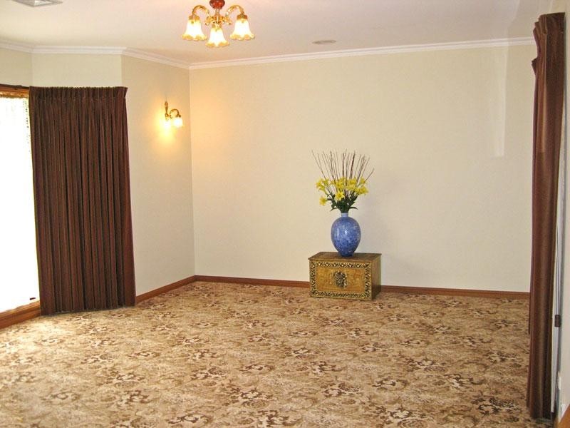 18 Warranwah Drive, Strathdale VIC 3550