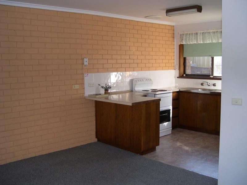 4/12 Murphy Street, Kennington VIC 3550