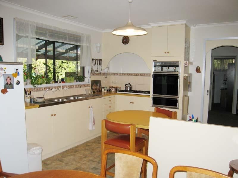 213 Neale Street, Flora Hill VIC 3550