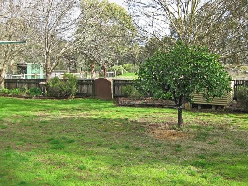 9 Popes Road, Junortoun VIC 3551