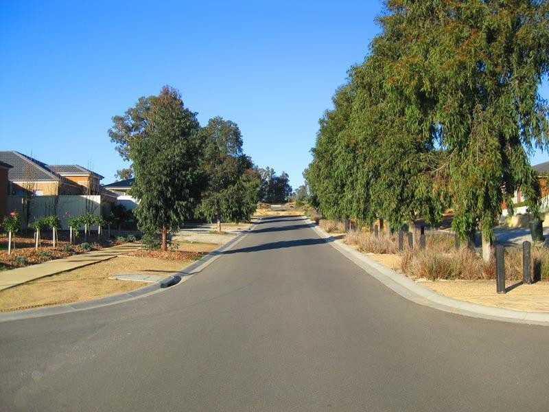 8 Medika Avenue, Kangaroo Flat VIC 3555