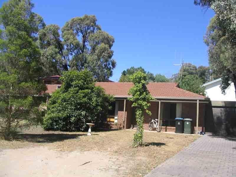 2/7 Holland Court, Kennington VIC 3550