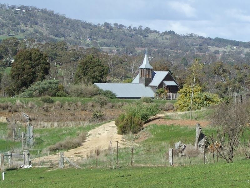 93 Gaaschs Road, Harcourt VIC 3453