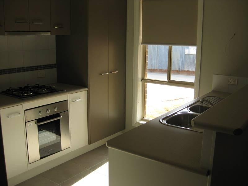 2/8 Glencoe Street, Kennington VIC 3550