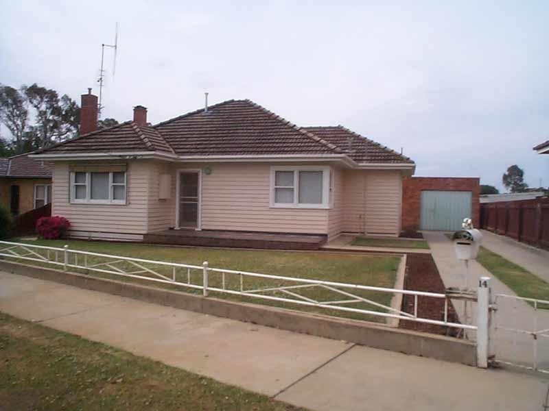14 May Street, Kangaroo Flat VIC 3555