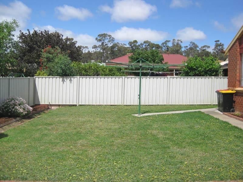 8 Dava Court, Kangaroo Flat VIC 3555