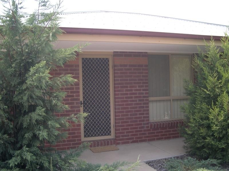 2/71 Simpsons Road, Eaglehawk VIC 3556