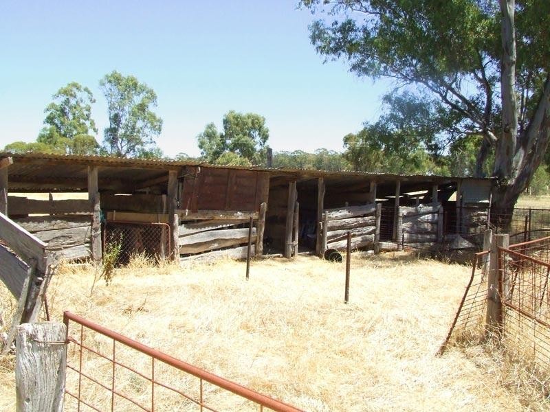 426 Calder Highway, Wedderburn VIC 3518