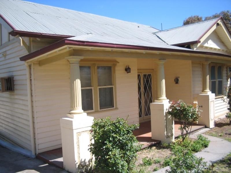 98 Mundy Street, Kennington VIC 3550