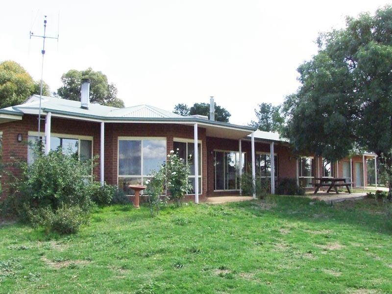 437 Joyces Creek Road, Newstead VIC 3462