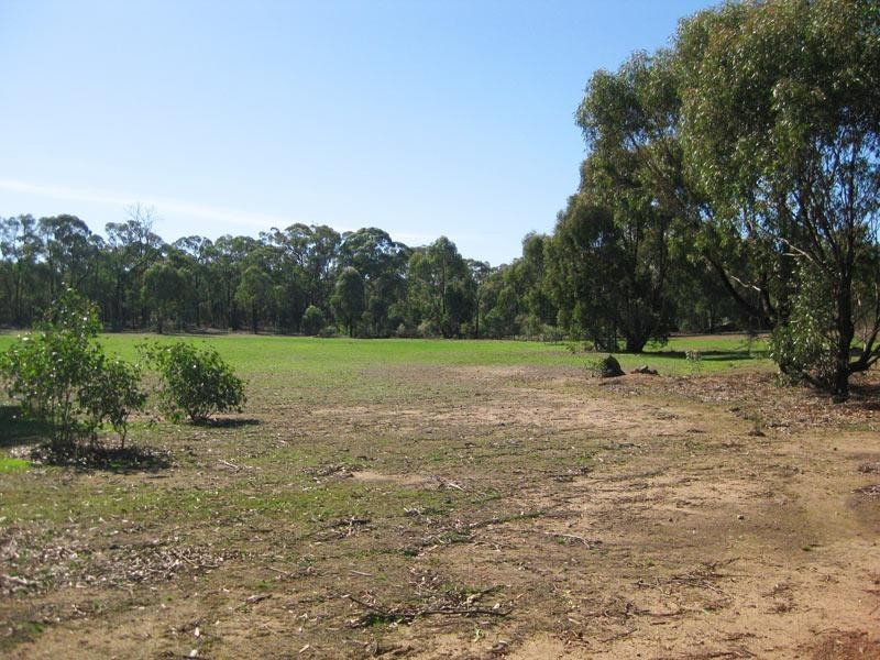 69 Knotts Lane, Junortoun VIC 3551