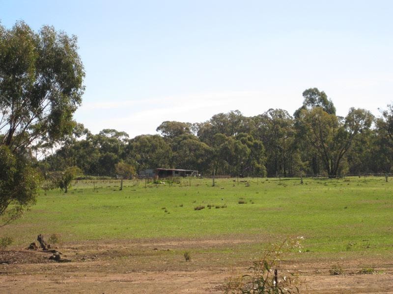 69 Knotts Lane, Junortoun VIC 3551