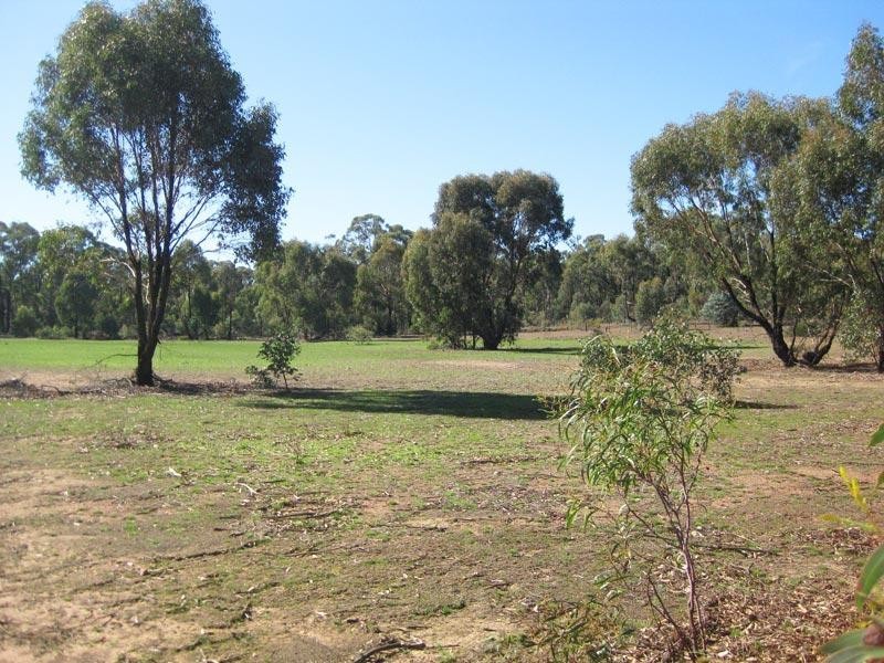 69 Knotts Lane, Junortoun VIC 3551