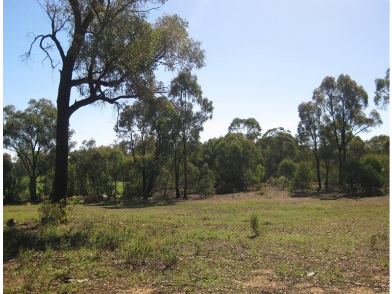 69 Knotts Lane, Junortoun VIC 3551