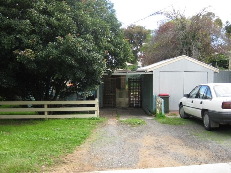 33 Russell Street, Quarry Hill VIC 3550