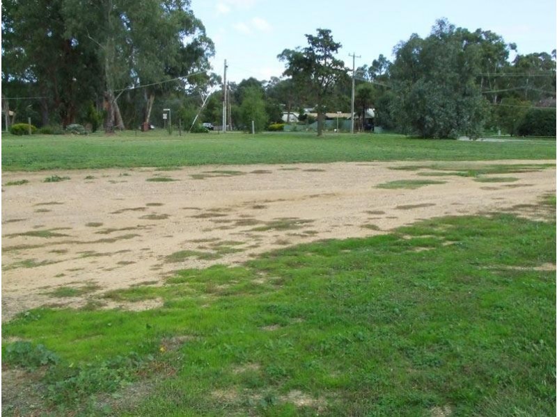 105 – 107 Crusoe Road, Kangaroo Flat VIC 3555