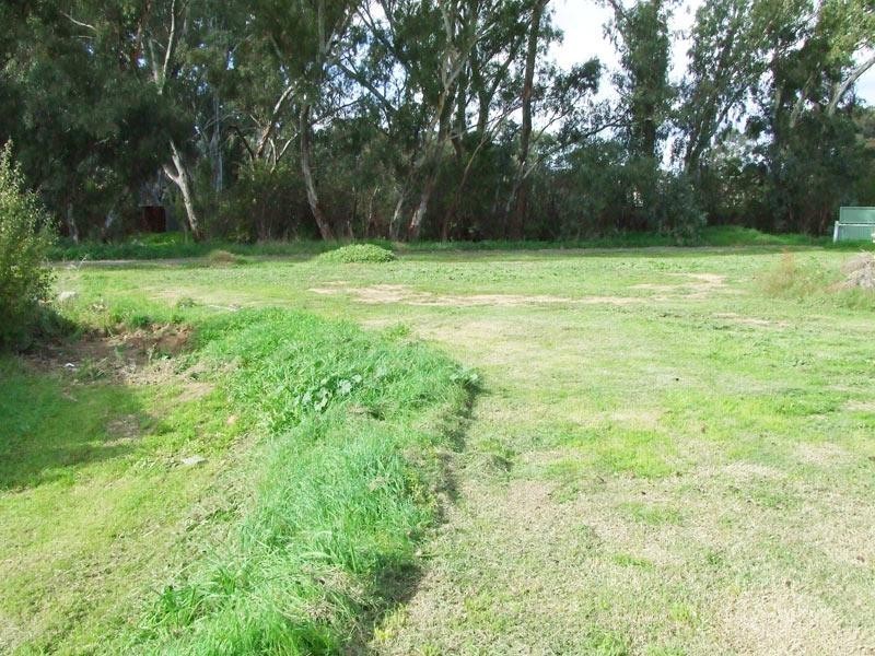 105 – 107 Crusoe Road, Kangaroo Flat VIC 3555