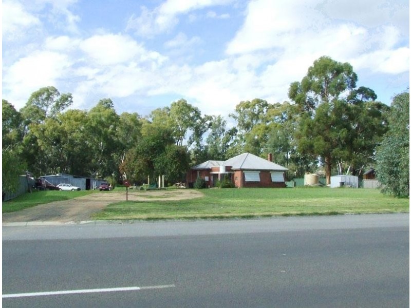 105 – 107 Crusoe Road, Kangaroo Flat VIC 3555