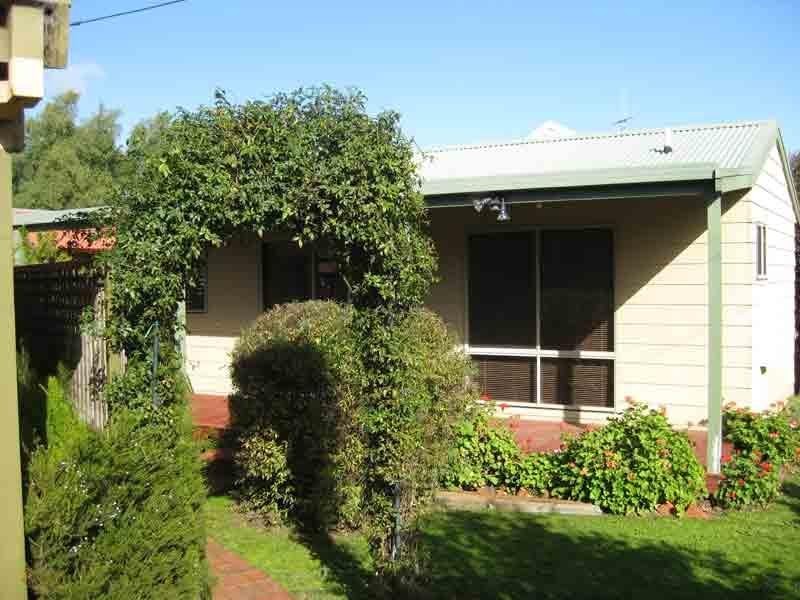6 Elwood Street, Golden Square VIC 3555
