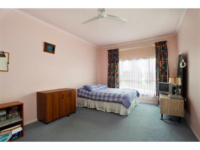 1 Banool Street, Golden Square VIC 3555