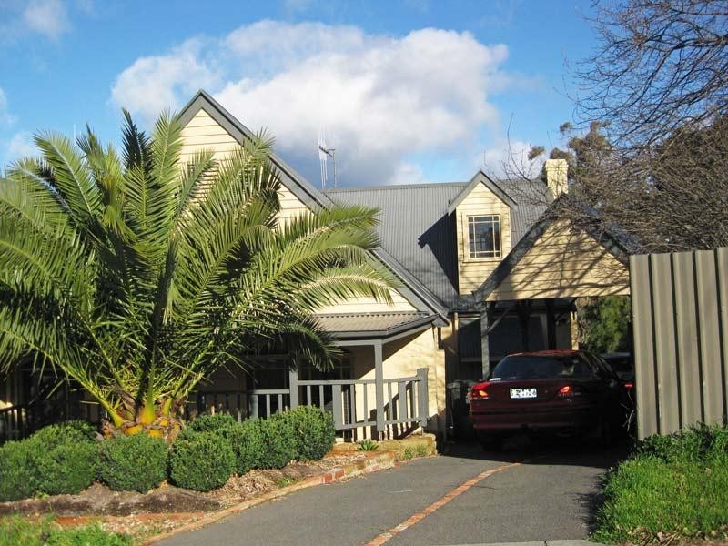 3 B Keast Court, Kangaroo Flat VIC 3555